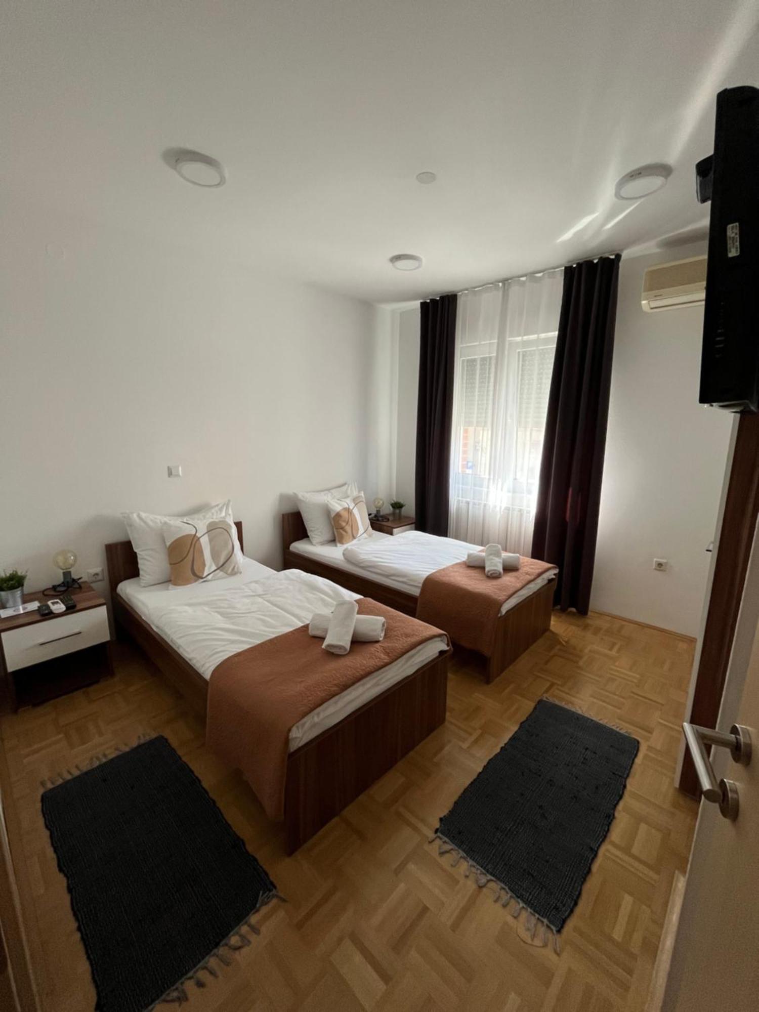 Apartament For5 Ðakovo Zewnętrze zdjęcie