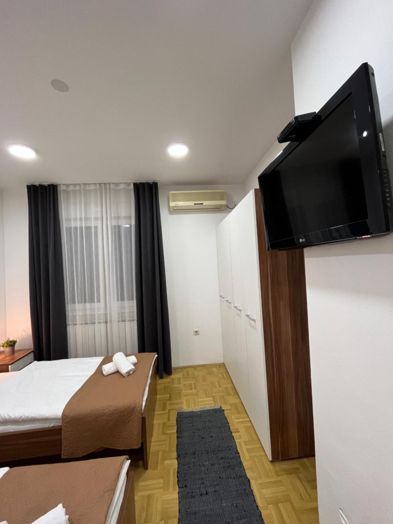 Apartament For5 Ðakovo Zewnętrze zdjęcie