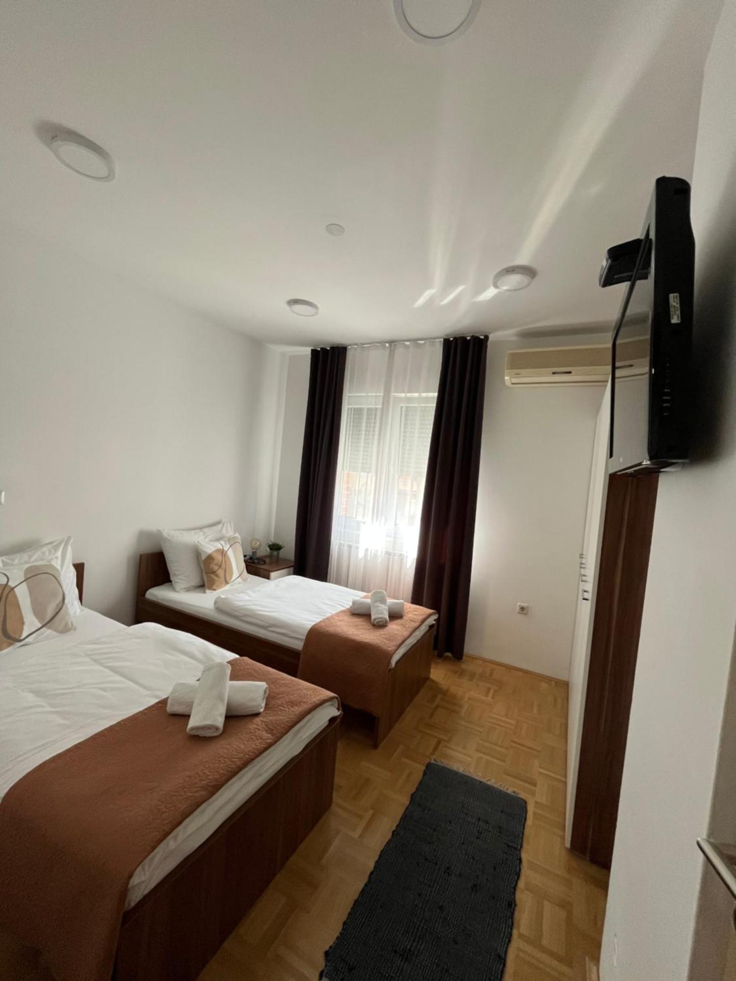 Apartament For5 Ðakovo Zewnętrze zdjęcie