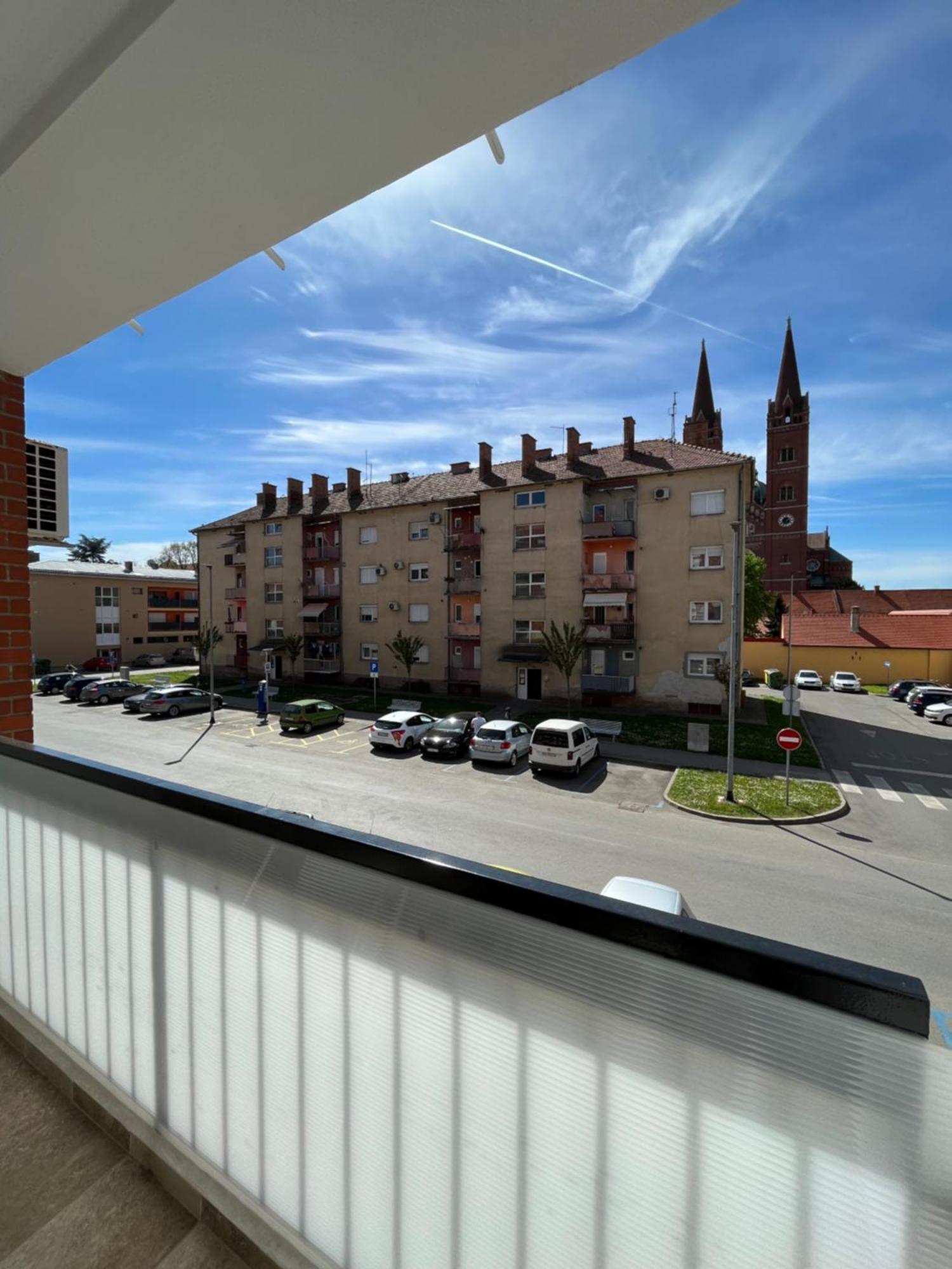Apartament For5 Ðakovo Zewnętrze zdjęcie