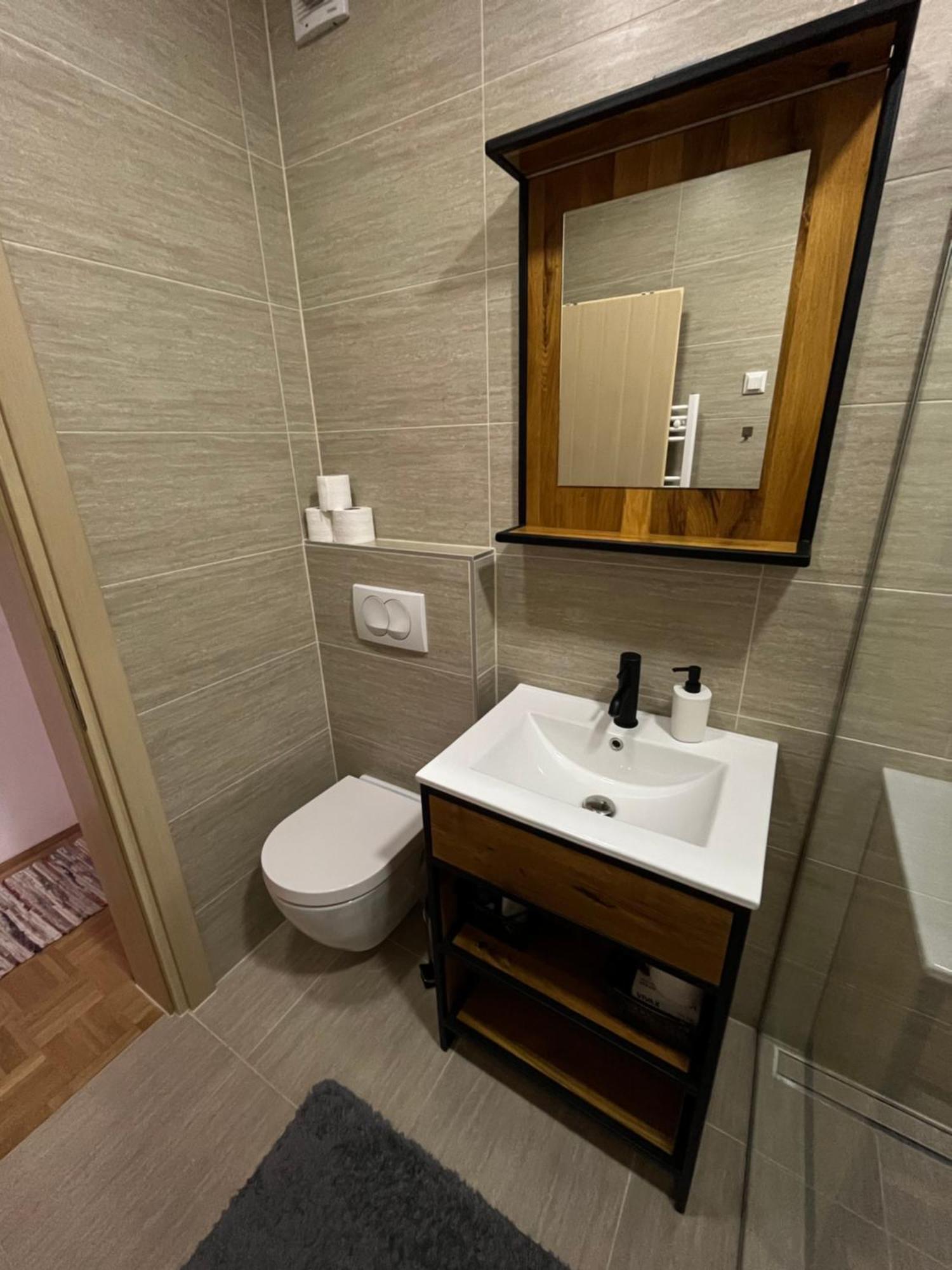 Apartament For5 Ðakovo Zewnętrze zdjęcie