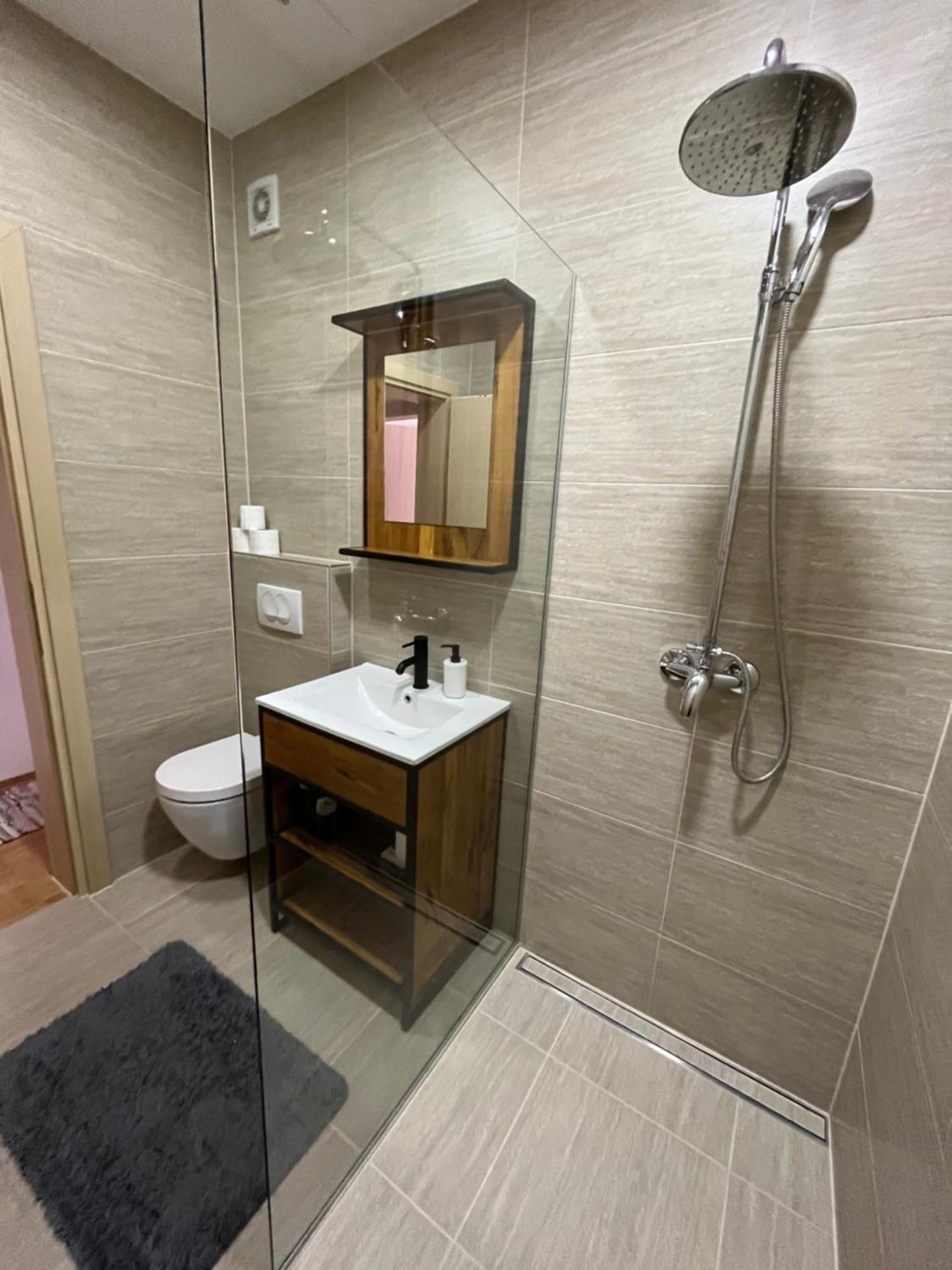 Apartament For5 Ðakovo Zewnętrze zdjęcie
