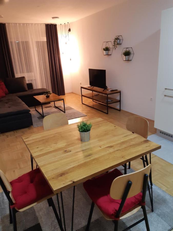 Apartament For5 Ðakovo Zewnętrze zdjęcie